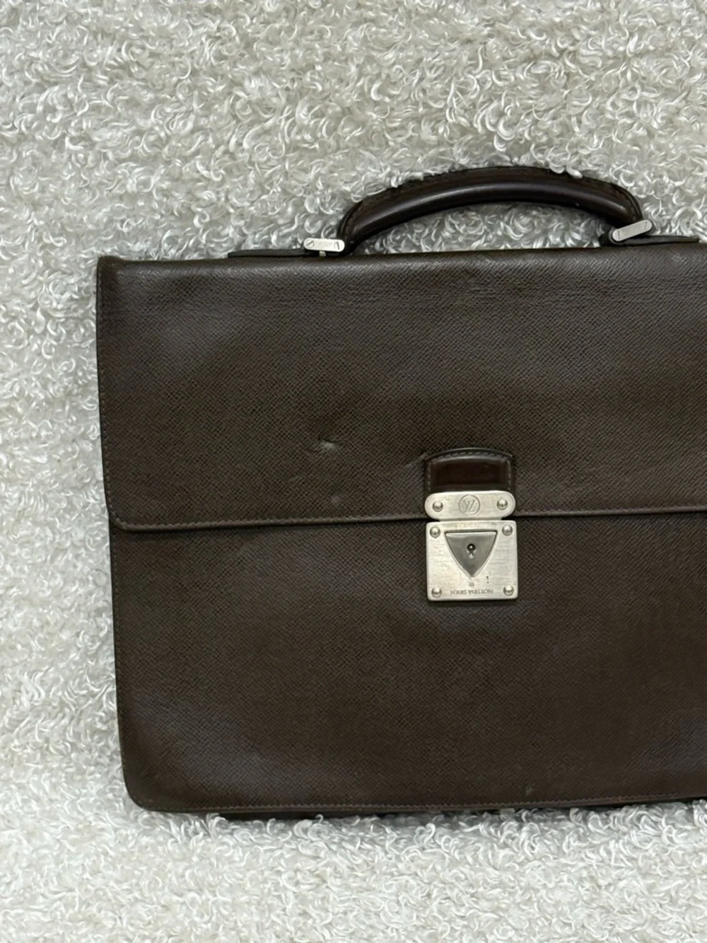 Louis Vuitton Taiga Neo Robusto Briefcase